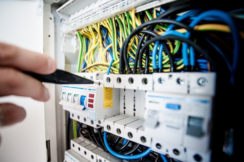 Finding The Right Electrical Contractor For Your Business